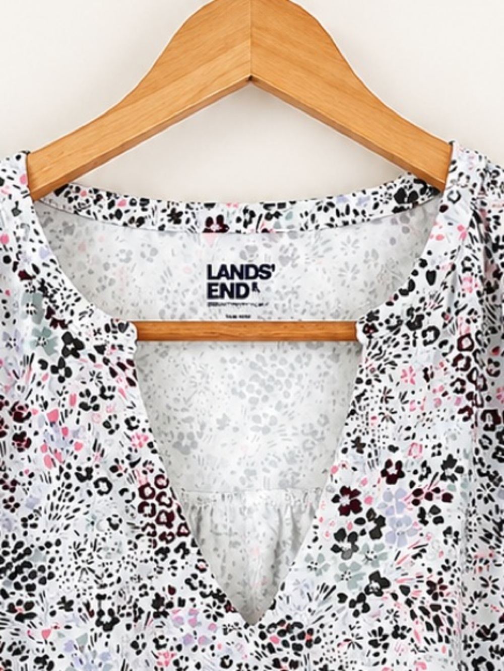 (2) Lands' End Women's Floral Short Sleeve Tops - Size 1X - Picture 7 of 8